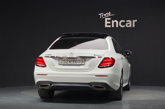 Mercedes-Benz E-Class E350 4MATIC AMG Line — пробег 87 251 км — фото 4 из 5