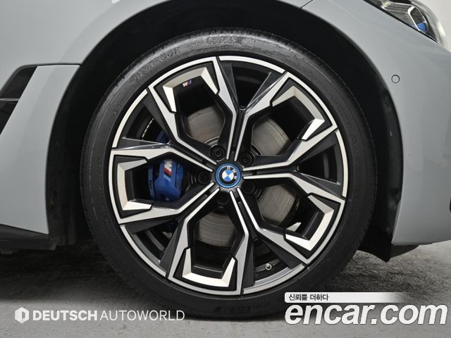 BMW i4 eDrive40 M Sports Pro — пробег 143 269 км — фото 5 из 5