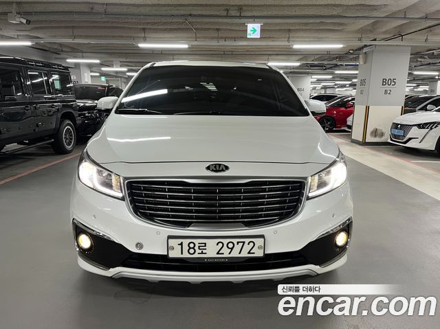 Kia Carnival 9-seater Prestige — пробег 183 118 км — фото 1 из 5