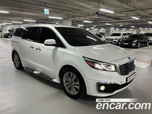 Kia Carnival 9-seater Prestige — пробег 183 118 км — фото 2 из 5
