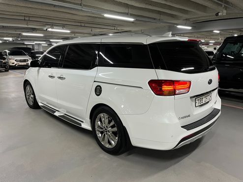 Kia Carnival 9-seater Prestige — пробег 183 118 км — фото 3 из 5