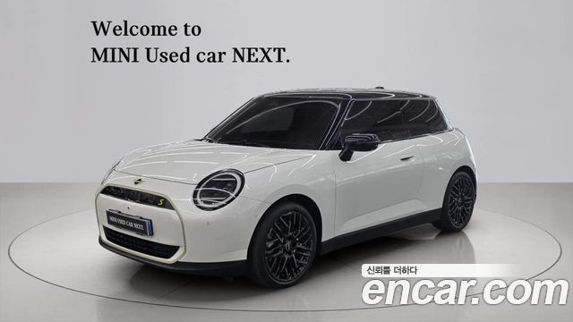 Mini Cooper SE Favoured — пробег 21 810 км — фото 1 из 5