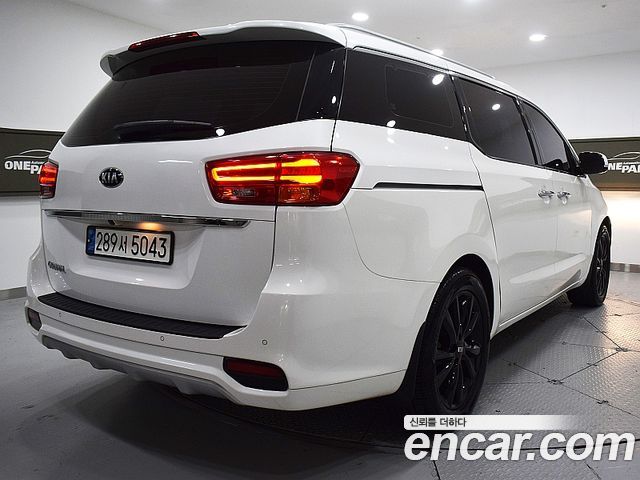 Kia Carnival из Кореи Encar