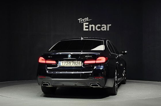 BMW 5-Series 530i xDrive M Sport Package — пробег 75 485 км — фото 4 из 5