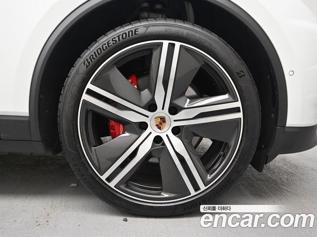 Porsche Macan 4S — пробег 9 900 км — фото 5 из 5