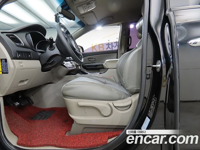 Kia Carnival 11-Seater Deluxe — пробег 129 501 км — фото 5 из 5