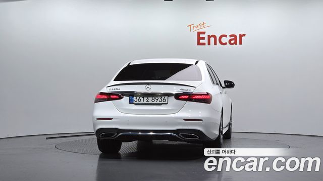 Mercedes-Benz E-Class E220d 4MATIC AMG Line — пробег 37 652 км — фото 4 из 5