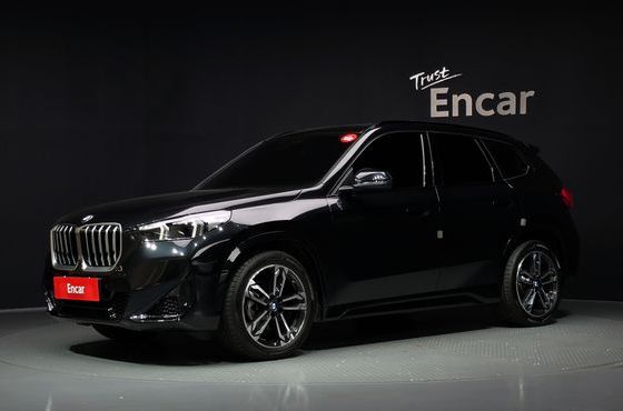 BMW X1 xDrive 20i M Sport — пробег 5 341 км — фото 1 из 5