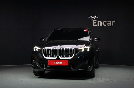 BMW X1 xDrive 20i M Sport — пробег 5 341 км — фото 3 из 5