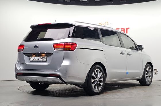 Kia Carnival 9-seater Luxury — пробег 145 097 км — фото 2 из 5