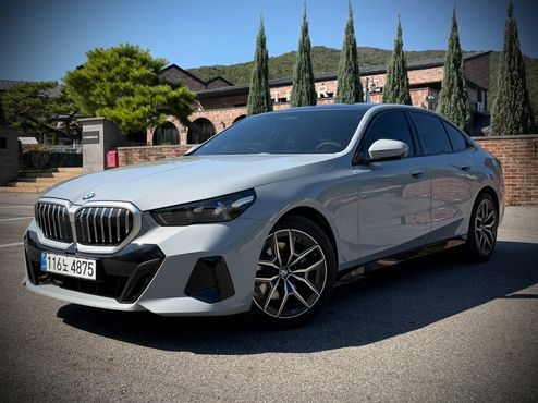 BMW 5-Series 523d xDrive M Sport — пробег 5 000 км — фото 1 из 5