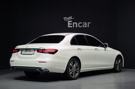 Mercedes-Benz E-Class E350 4MATIC Avantgarde — пробег 20 855 км — фото 2 из 5