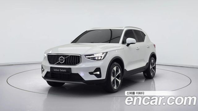 Volvo XC40 B4 Ultra Bright — пробег 5 622 км — фото 1 из 5