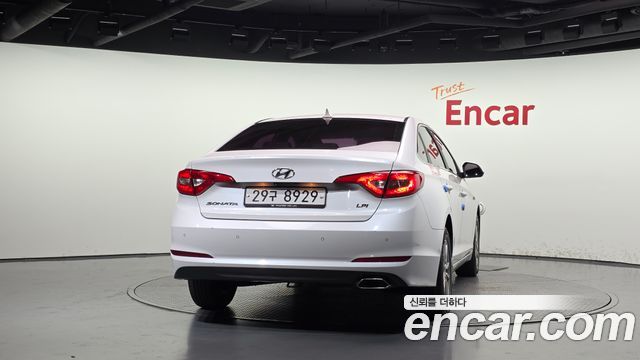 Hyundai Sonata LPI Smart — пробег 259 818 км — фото 4 из 5