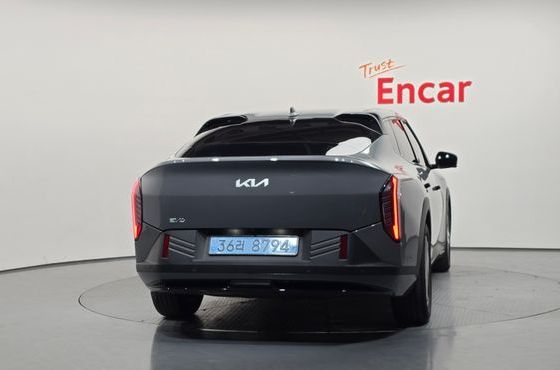 Kia EV4 Standard 2WD Earth — пробег 14 308 км — фото 4 из 5