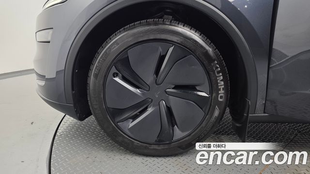 Tesla Model Y RWD — пробег 19 180 км — фото 5 из 5