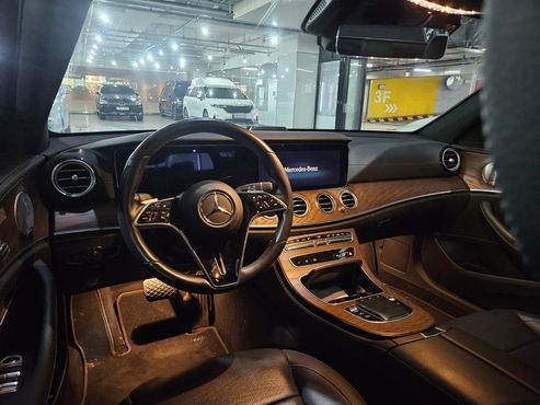 Mercedes-Benz E-Class E300e 4MATIC Exclusive — пробег 76 750 км — фото 3 из 5