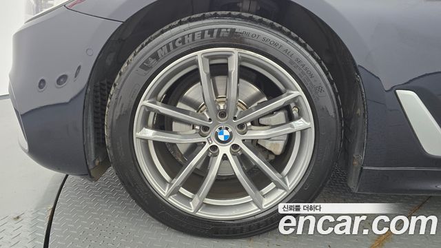 BMW 5-Series 520d xDrive M Sport Package — пробег 117 777 км — фото 5 из 5