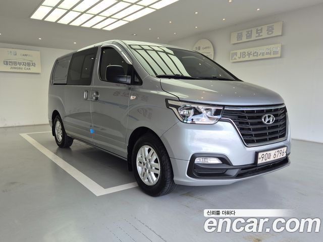 Hyundai Starex Van 5-Seater Smart — пробег 133 000 км — фото 2 из 5
