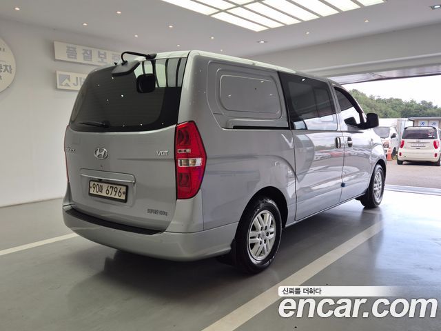 Hyundai Starex Van 5-Seater Smart — пробег 133 000 км — фото 3 из 5