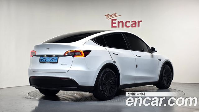 Tesla Model Y Long Range AWD — пробег 73 504 км — фото 2 из 5