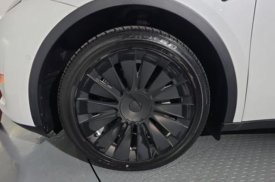 Tesla Model Y Long Range AWD — пробег 73 504 км — фото 5 из 5