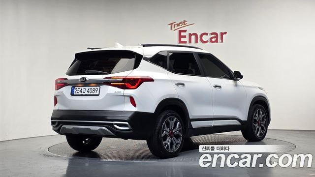 Kia Seltos из Кореи Encar