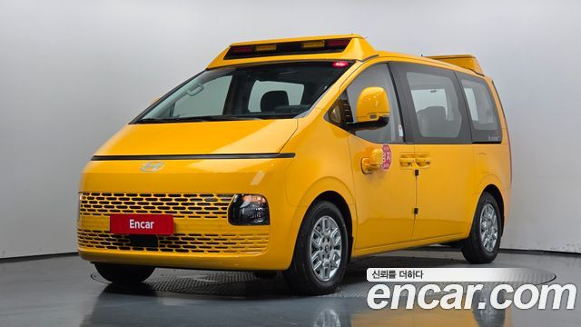 Hyundai Staria L3.5  Kinder Safety Car 11-Seater — пробег 40 673 км — фото 1 из 5