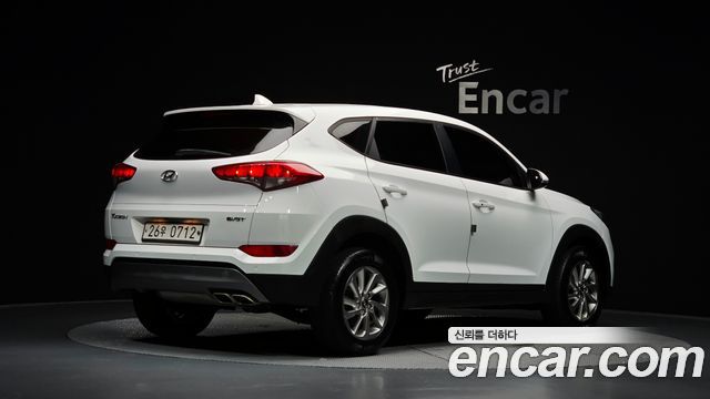 Hyundai Tucson Diesel 2.0 2WD Style — пробег 76 584 км — фото 2 из 5