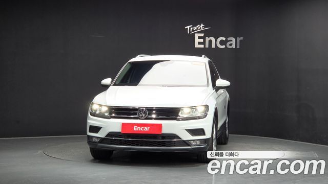 Volkswagen Tiguan 2.0 TDI Premium — пробег 35 817 км — фото 3 из 5