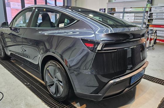 Tesla Model Y Long Range AWD — пробег 11 500 км — фото 3 из 5