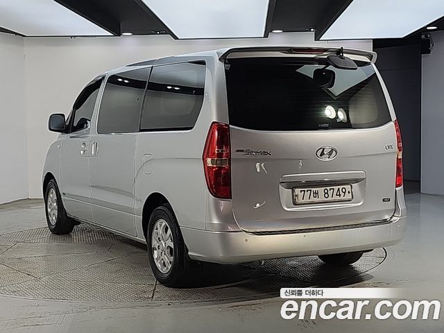 Hyundai Starex 12-Seater Wagon CVX Luxury — пробег 152 000 км — фото 3 из 5