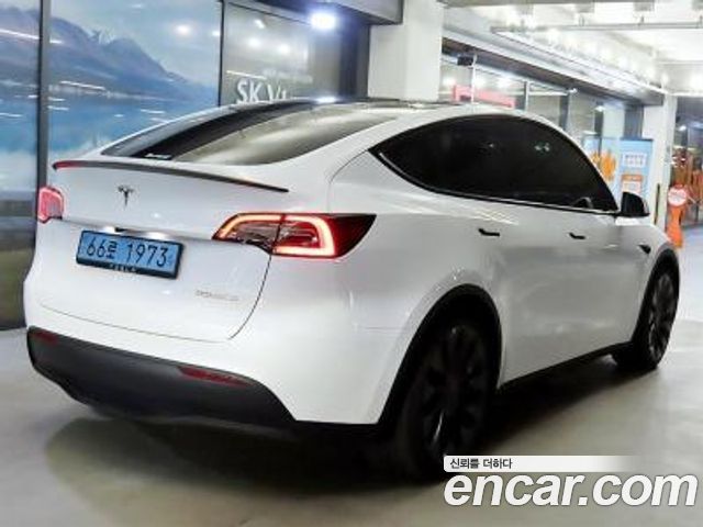 Tesla Model Y Performance AWD — пробег 33 100 км — фото 4 из 5