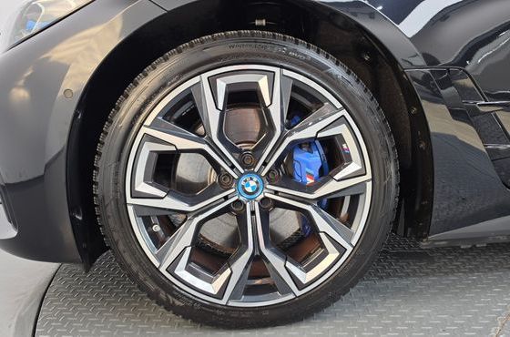 BMW i4 eDrive40 M Sports Pro — пробег 38 602 км — фото 5 из 5