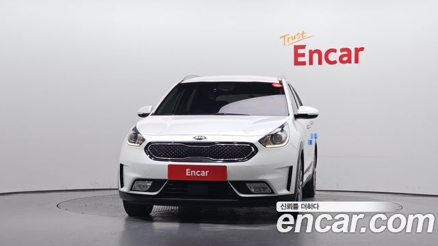 Kia Niro Prestige — пробег 161 268 км — фото 3 из 5