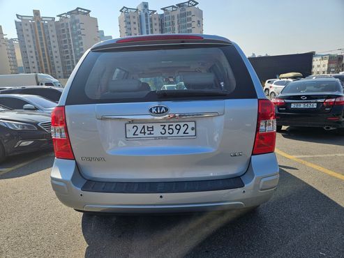 Kia Carnival New Carnival GLX High-Deluxe — пробег 192 000 км — фото 3 из 5