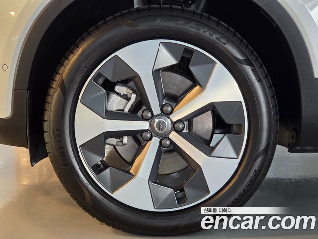 Volvo XC40 B4 Ultra Bright — пробег 5 557 км — фото 5 из 5