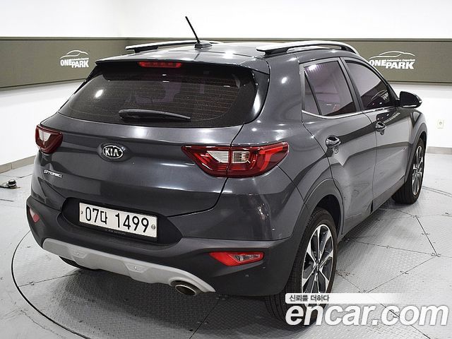 Kia Stonic Diesel 1.6 Prestige — пробег 247 000 км — фото 3 из 5