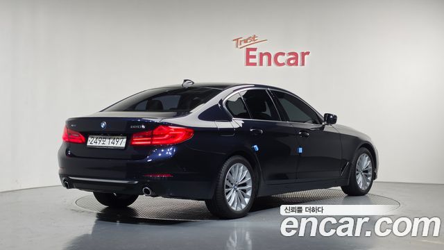 BMW 5-Series 520d xDrive Luxury Plus — пробег 95 311 км — фото 2 из 5