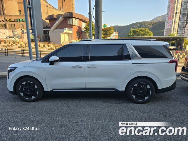 Kia Carnival HEV 7seater Signature — пробег 30 933 км — фото 1 из 5