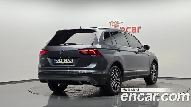 Volkswagen Tiguan 2.0 TDI Prestige — пробег 58 293 км — фото 2 из 5