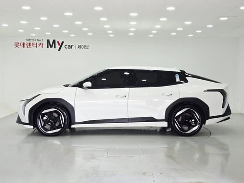 Kia EV4 Long Range 2WD Earth — пробег 16 146 км — фото 2 из 5