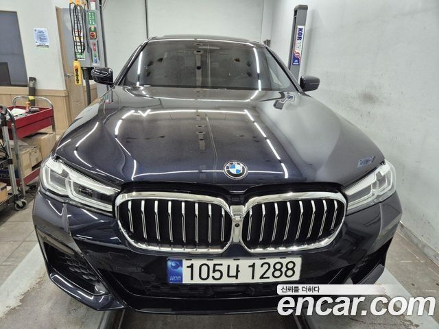 BMW 5-Series 520i M Sport — пробег 11 757 км — фото 1 из 3