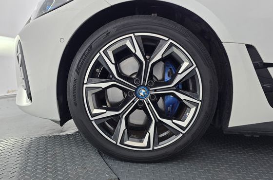 BMW i4 eDrive40 M Sports Pro — пробег 34 758 км — фото 5 из 5