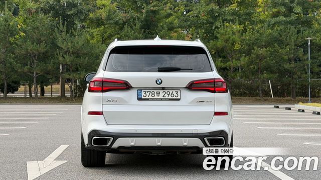 BMW X5 xDrive 45e M Sport — пробег 94 563 км — фото 4 из 5