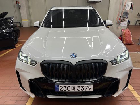 BMW X5 xDrive 50e M Sport — пробег 15 117 км — фото 3 из 5