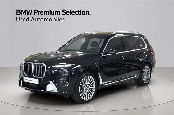 BMW X7 xDrive 40i Design Pure Excellence 6-Seater — пробег 5 061 км — фото 1 из 5