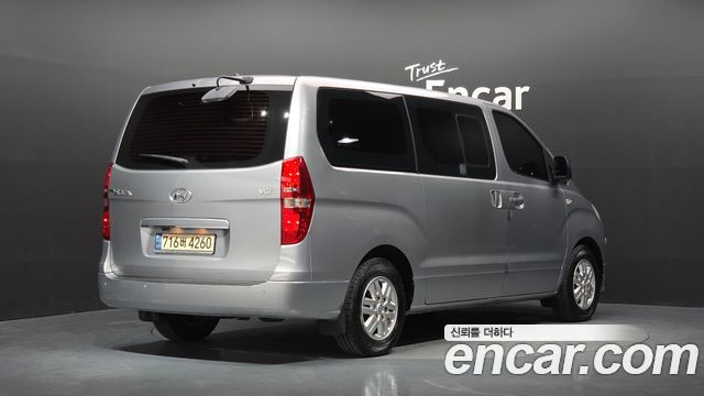Hyundai Starex 12-Seater Wagon Smart — пробег 108 582 км — фото 2 из 5