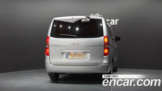 Hyundai Starex 12-Seater Wagon Smart — пробег 108 582 км — фото 4 из 5