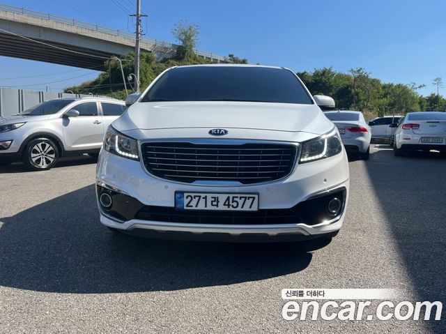 Kia Carnival 9-seater Luxury — пробег 322 400 км — фото 3 из 5